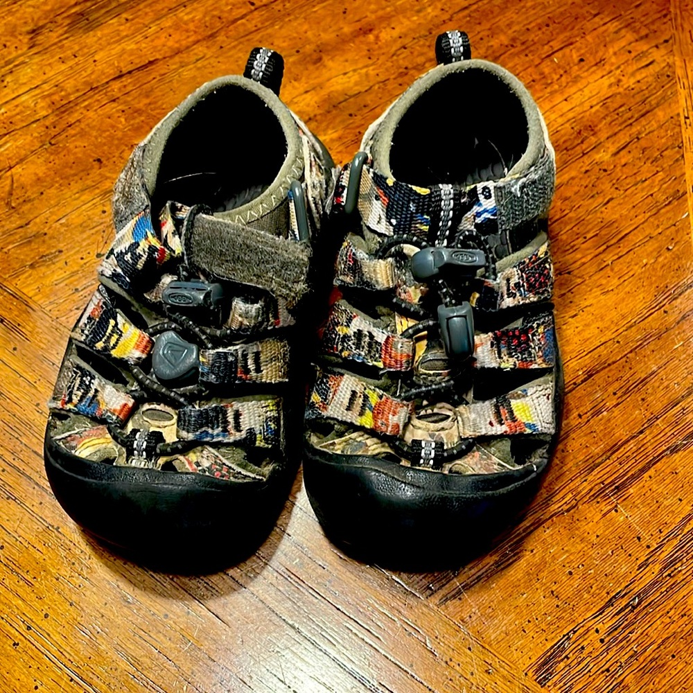 Toddler Boy Keens — 8T